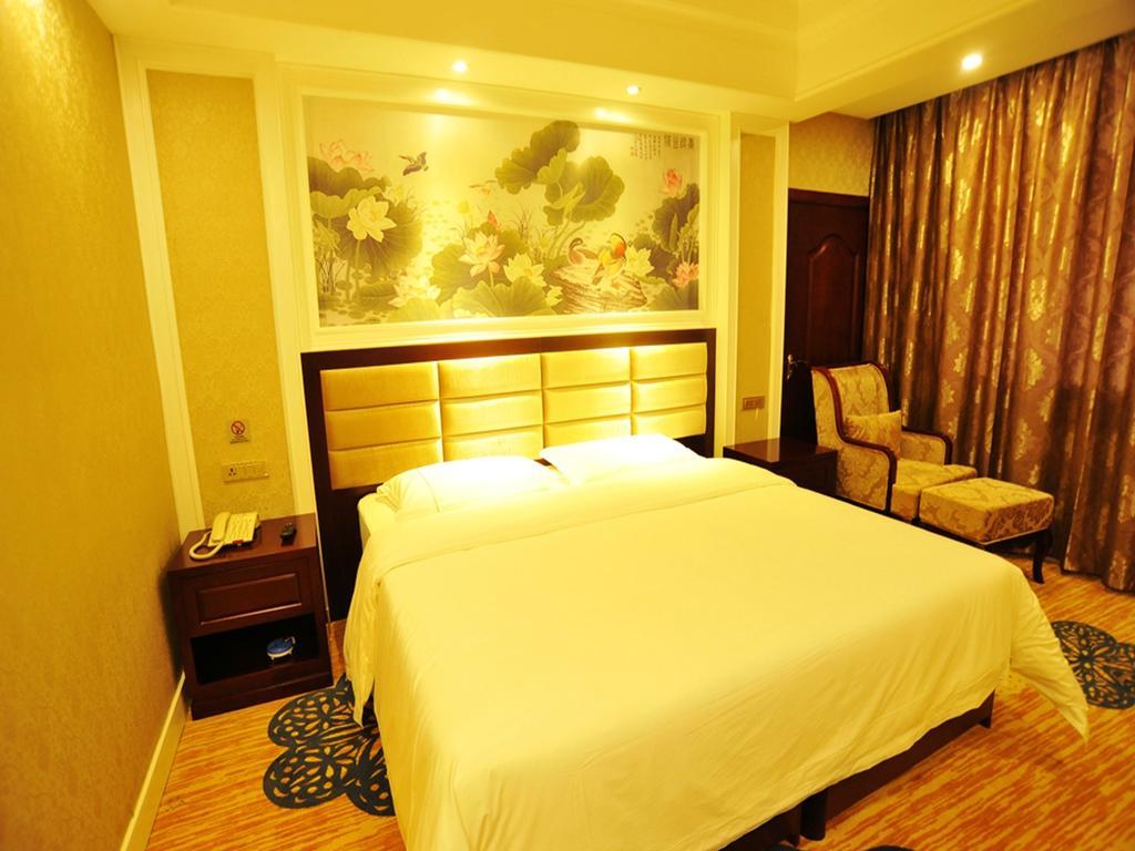 New West Street Hotel - Grand Wing Yangshuo Room photo