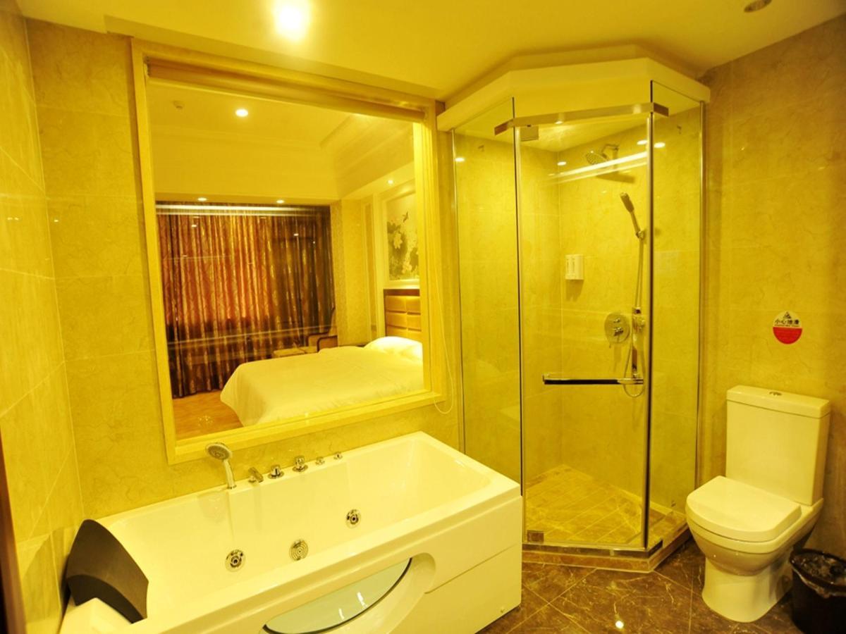 New West Street Hotel - Grand Wing Yangshuo Room photo